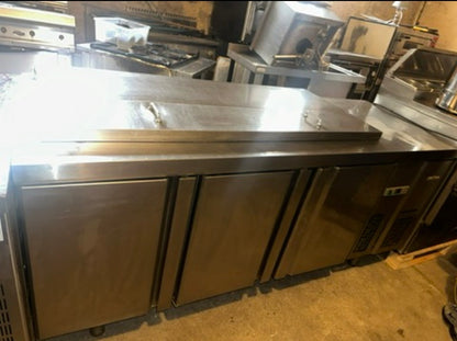 Saladette Réfrigérée INFRICO 3 Portes – Inox – Groupe à Droite – Occasion Pro